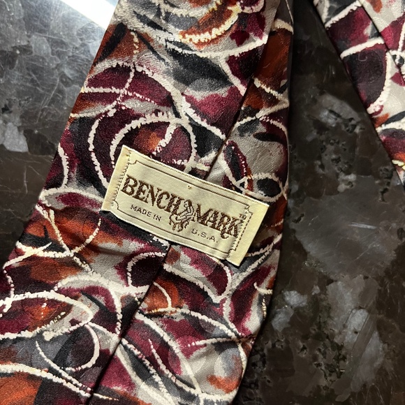 Benchmark silk tie - Picture 2 of 3